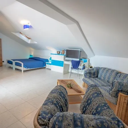 Iushi Sea Apartament *