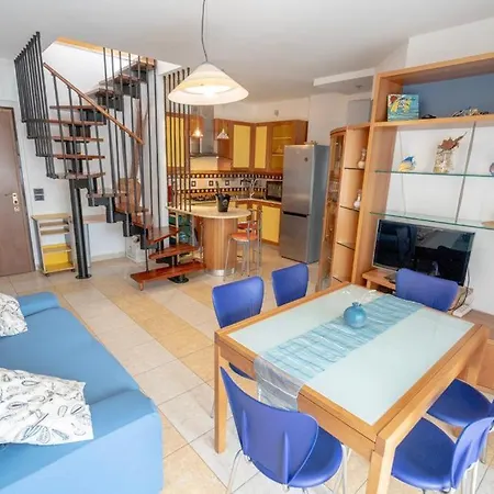 Apartament Iushi Sea *